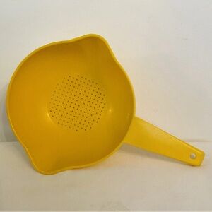 Vintage 70’s Tupperware Yellow Colander 1 Qt Strainer with Double Pour Spouts